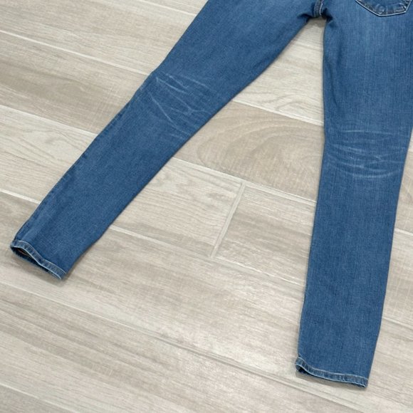 AG Adriano Goldschmied The Low-Rise Legging Ankle Super Skinny Distressed Jeans - Picture 10 of 16